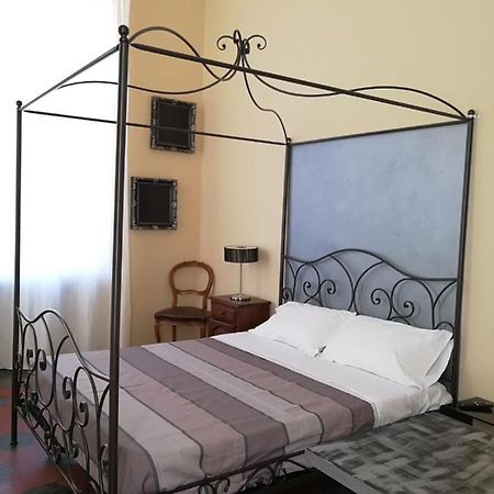 트리니타 Dimora Castello Dei Conti B&B 외부 사진