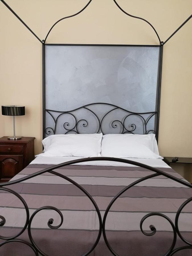 트리니타 Dimora Castello Dei Conti B&B 외부 사진